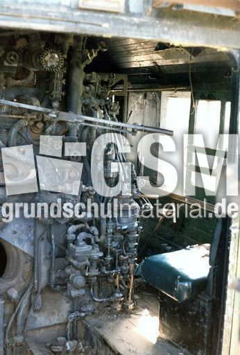 Fuehrerstand-Dampflokomotive.jpg